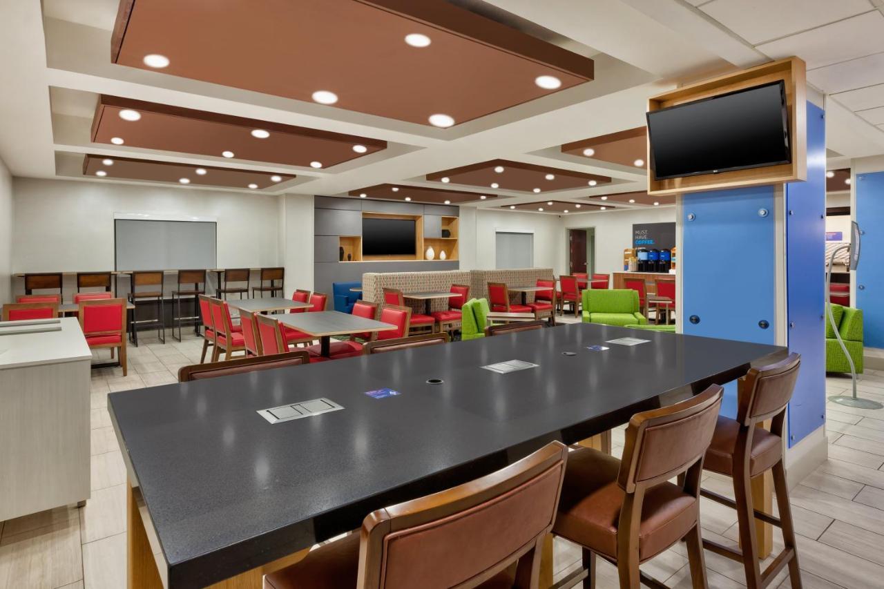 Holiday Inn Express & Suites Chesapeake By Ihg Экстерьер фото