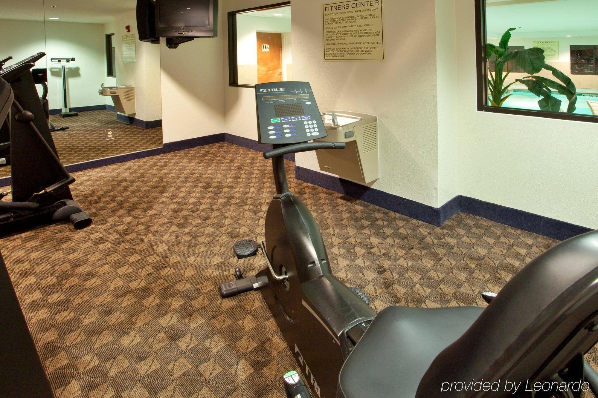 Holiday Inn Express & Suites Chesapeake By Ihg Удобства фото
